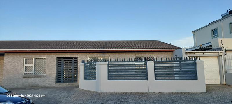 To Let 3 Bedroom Property for Rent in Rondebosch East Western Cape